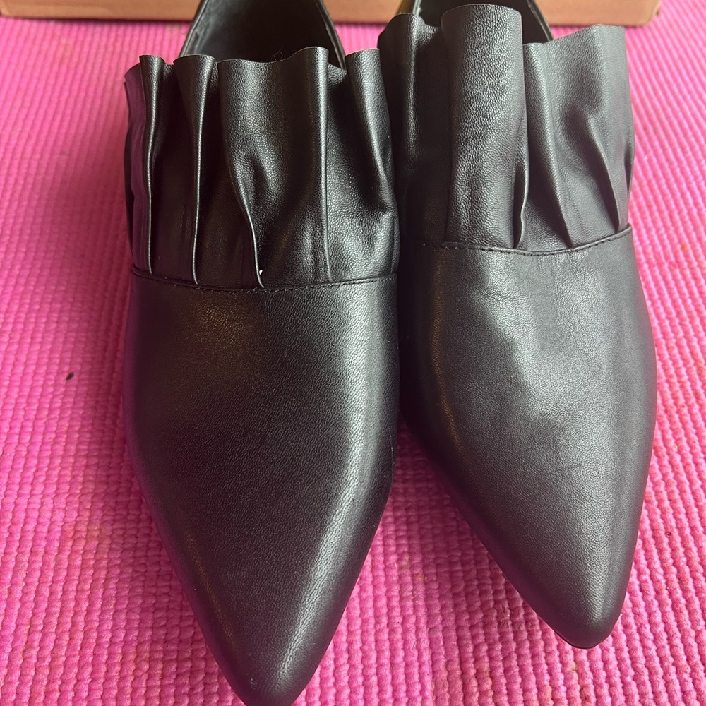 Black Ruffled Women's Shoes use